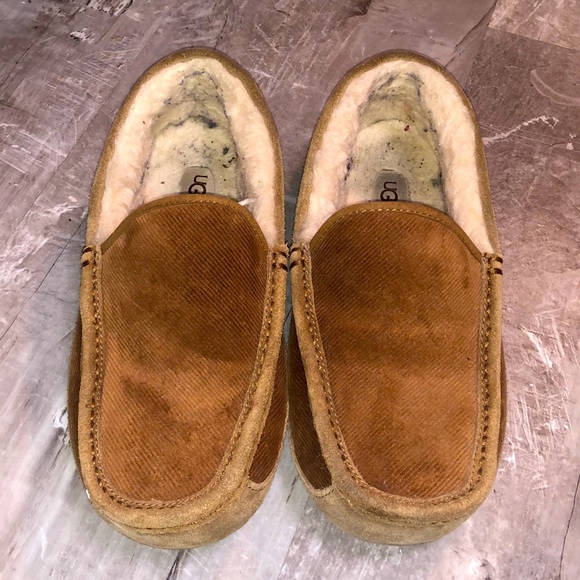 Pre loved warm ugg slippers - Picture 2 of 5